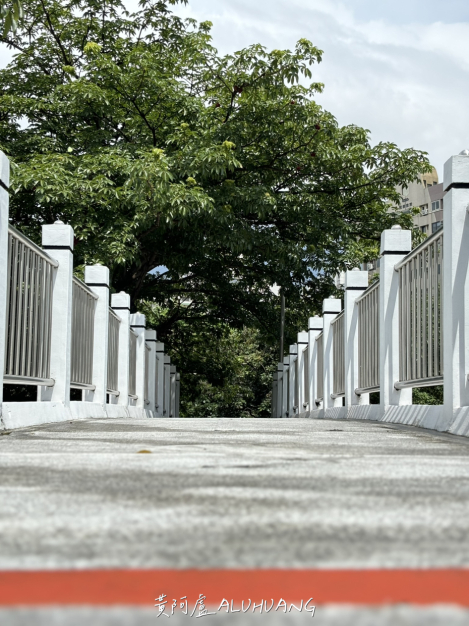 雨後的東興公園和天橋