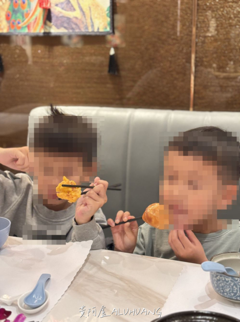 小孩喜歡蝦球和酥炸螺絲卷